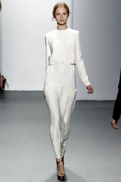 Look 32